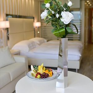 Junior Suite Partial Lake View